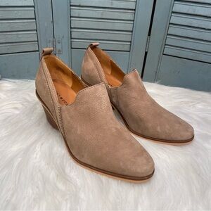 Lucky Vennia Tan Leather Block Heel Low Ankle Booties Size 9M NWOT
